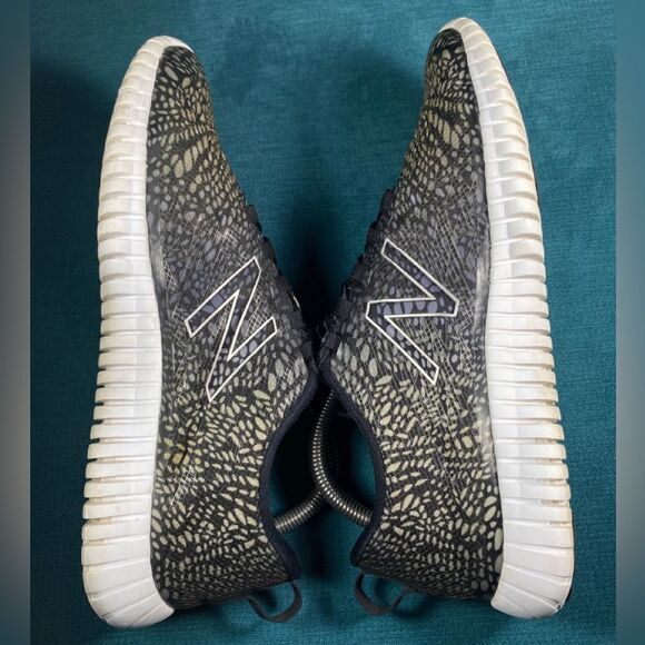 Size 9.5 - Women’s New Balance Flexonic shoes - Picture 6 of 8